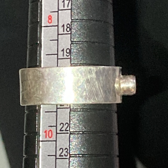 Vintage Sterling Silver ring with blue sapphire size 9. - Picture 4 of 6